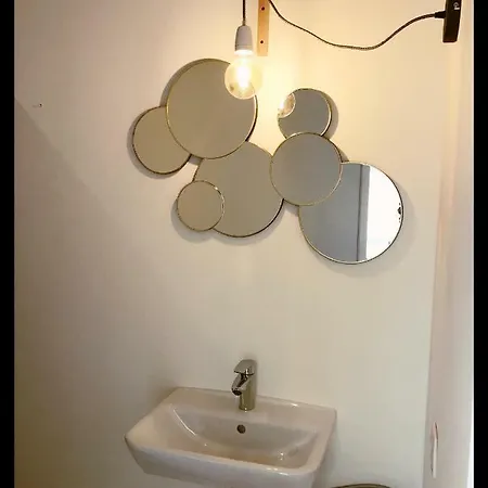 Holiday home Trendy House 5min From Shoppingstreets