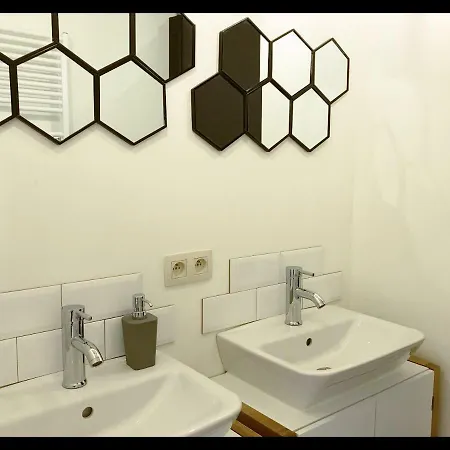 Trendy House 5min From Shoppingstreets Hébergement de vacances